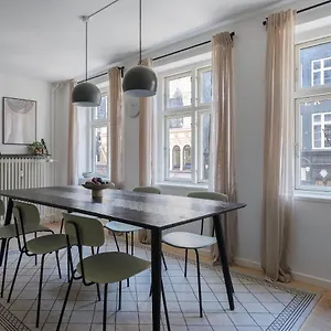 Apartment Sanders Main - Popular Two-bedroom Duplex Next To Magical Nyhavn, Copenhagen