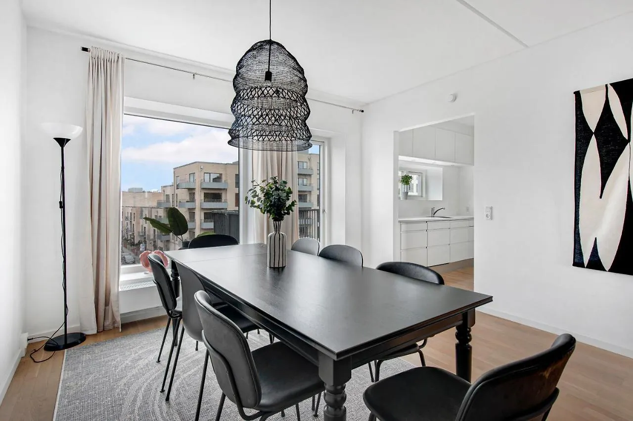Sanders Arena - Precious Three-Bedroom Apartment Close To Metro Station Copenhagen