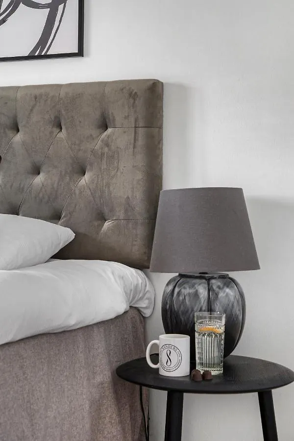 Sanders Arena - Precious Three-Bedroom Apartment Close To Metro Station Copenhagen